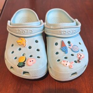 Crocs women’s Light Blue Clogs